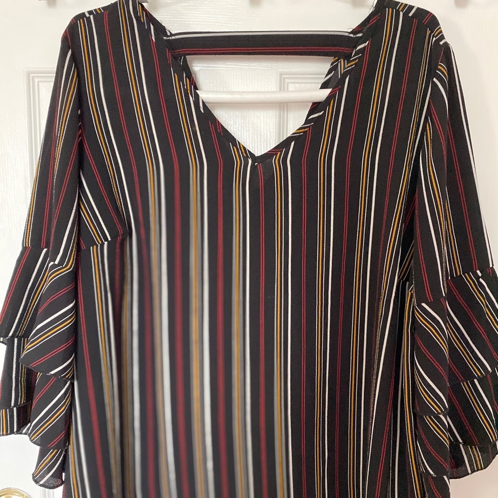 Unique spectrum Burgundy blouse
